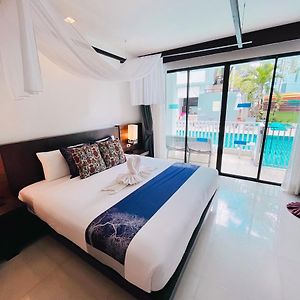 Deluxe Double Room Pool Access